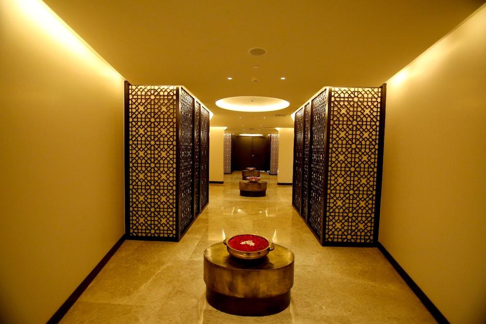 Radisson Blu Coimbatore Dış mekan fotoğraf The Jiva Spa at the Taj Mahal Palace, Mumbai