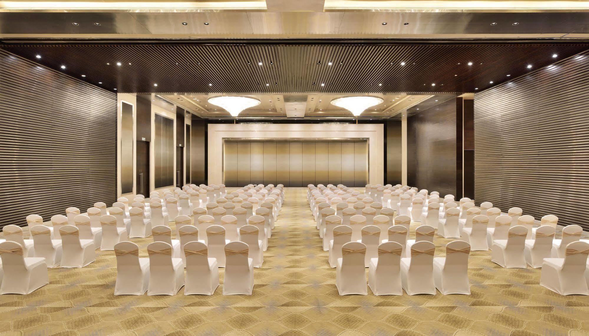 Radisson Blu Coimbatore Dış mekan fotoğraf The Grand Ballroom