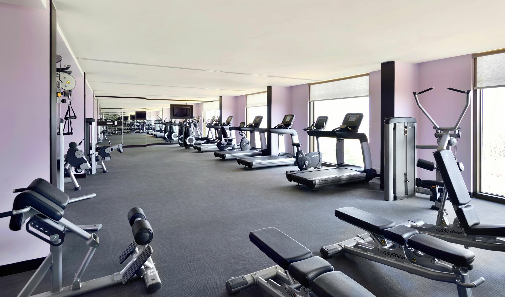 Radisson Blu Coimbatore Dış mekan fotoğraf The gym at the hotel